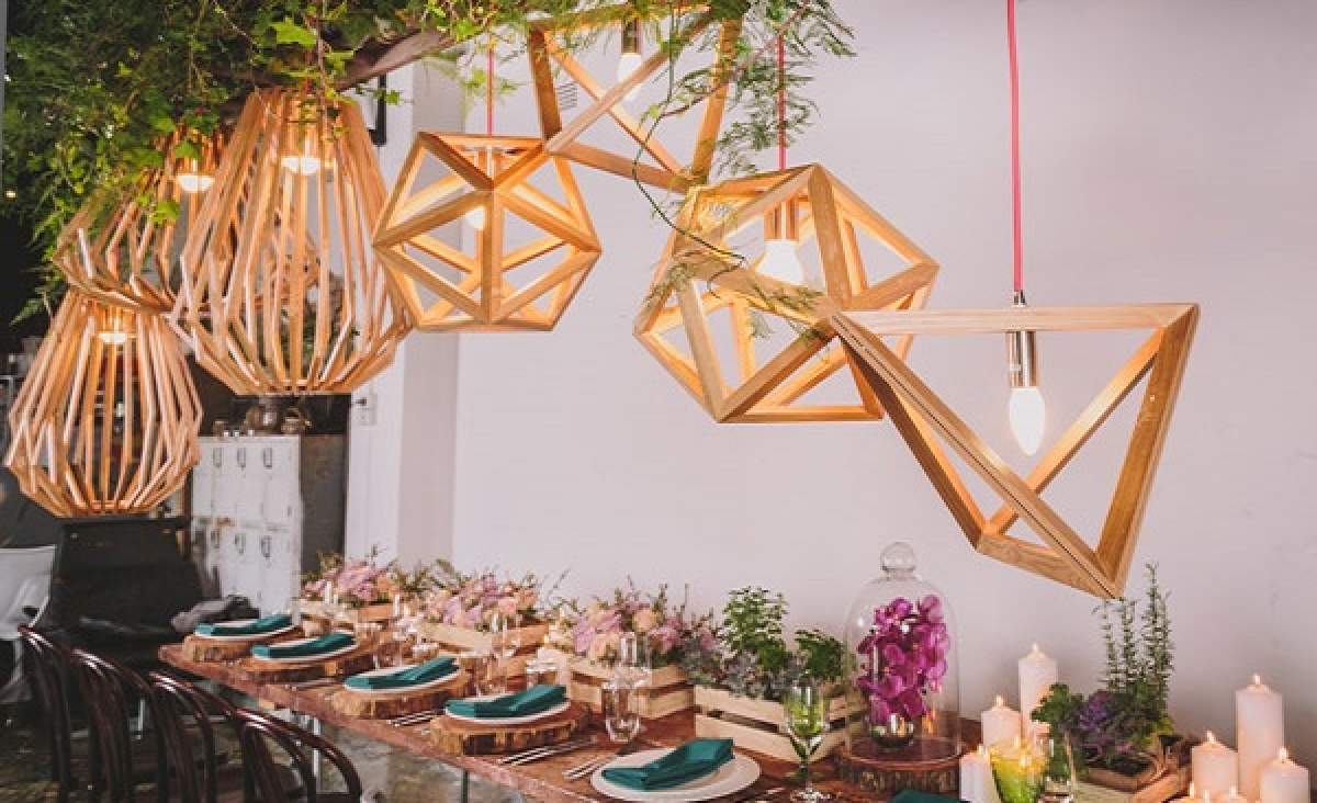 Divine Events Blondewood-Chandeliers